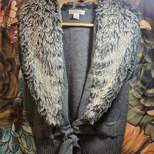 Gray Faux Fur Collar Sweater Vest